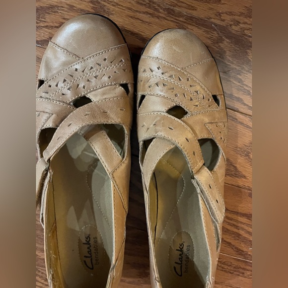 Vintage tan Clark’s slide on loafers GREAT CONDITION size 11 - Picture 2 of 4